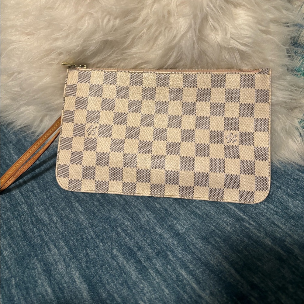 Louis Vuitton Neverfull MM Wristlet